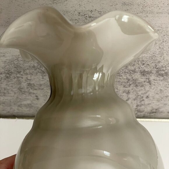 Vintage Hand Blown Cased Glass Ruffled Rim Grey Greige Cream Flower Vase 8" - Picture 4 of 5